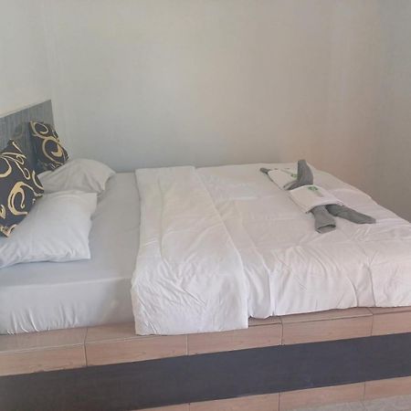 Black Sweet Homestay Dua Gili Air Luaran gambar