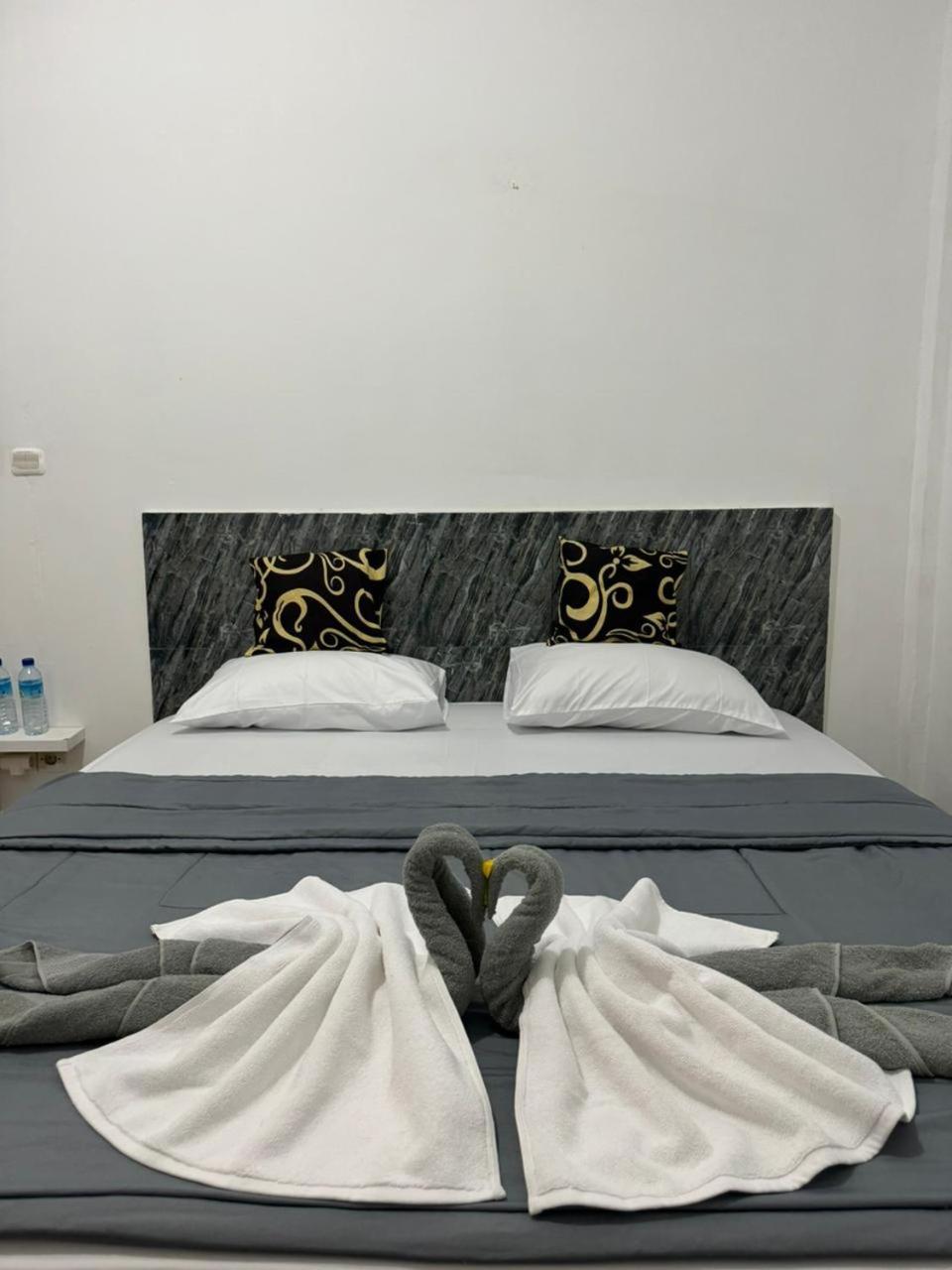 Black Sweet Homestay Dua Gili Air Luaran gambar