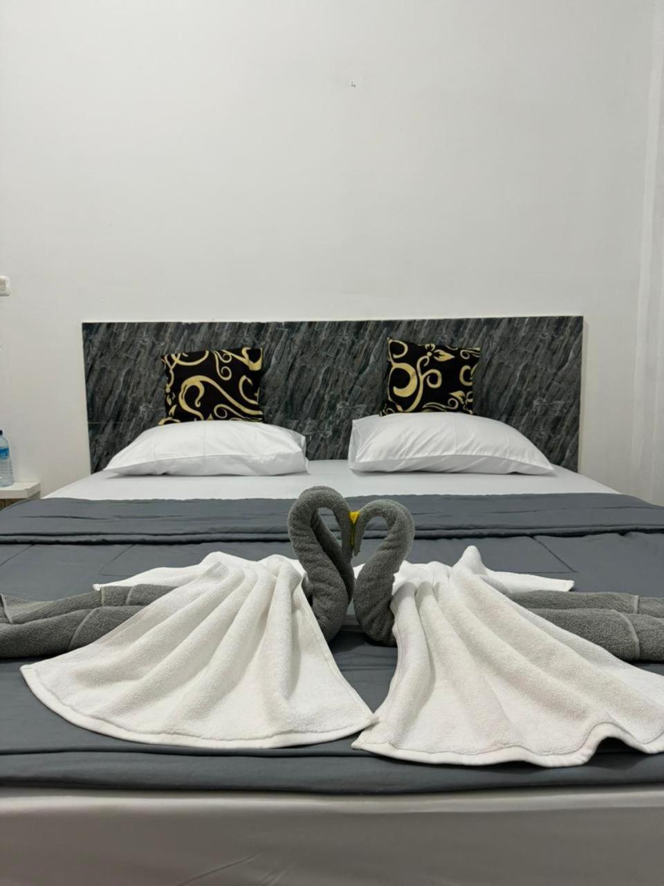 Black Sweet Homestay Dua Gili Air Luaran gambar