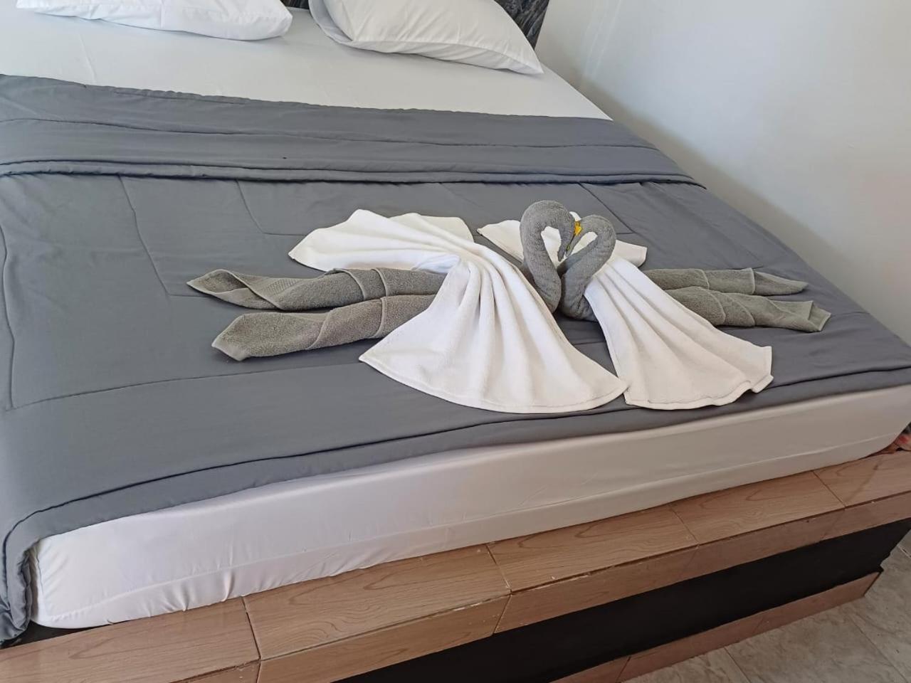 Black Sweet Homestay Dua Gili Air Luaran gambar