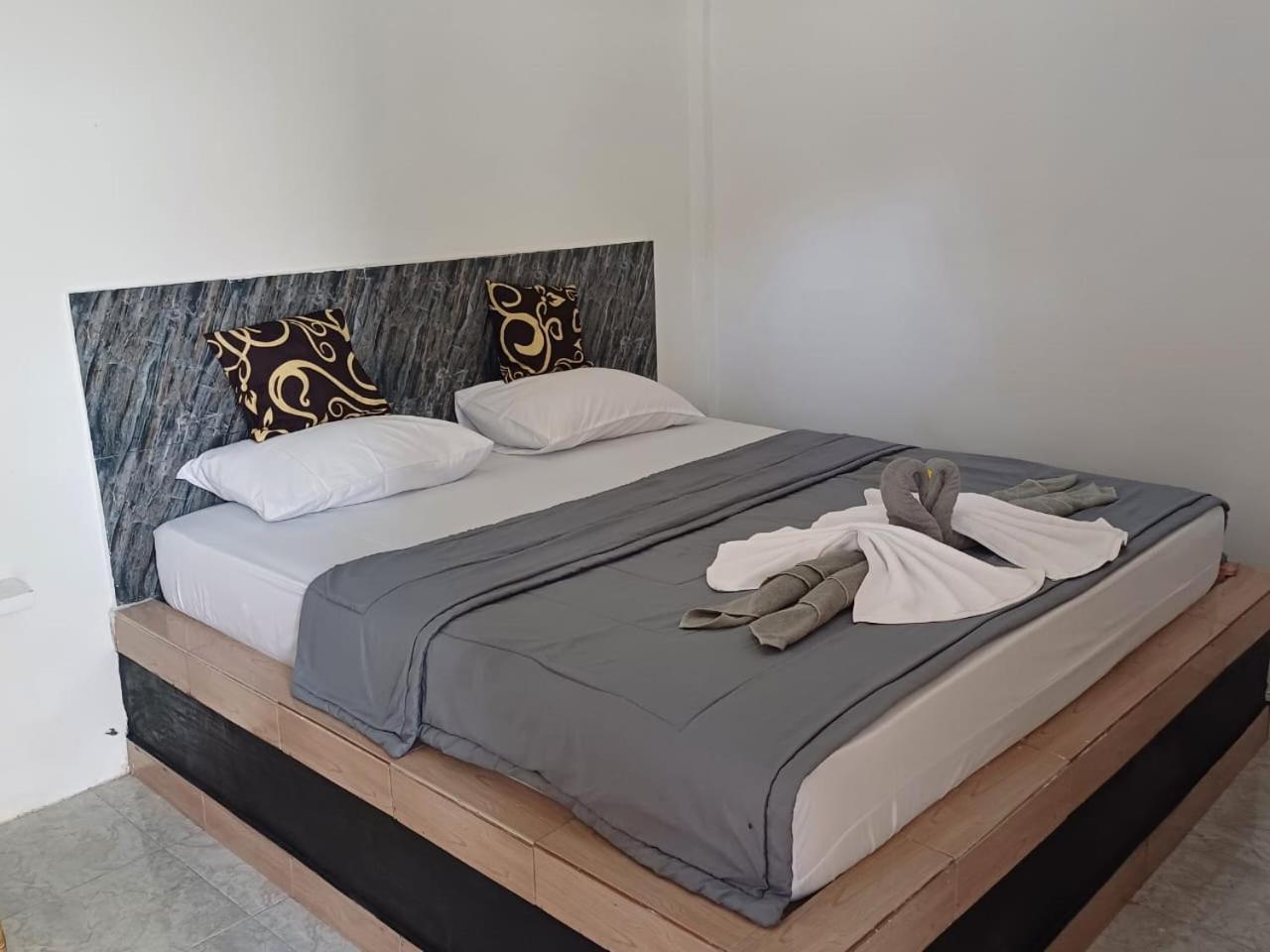 Black Sweet Homestay Dua Gili Air Luaran gambar
