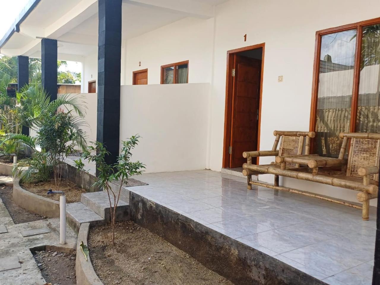 Black Sweet Homestay Dua Gili Air Luaran gambar